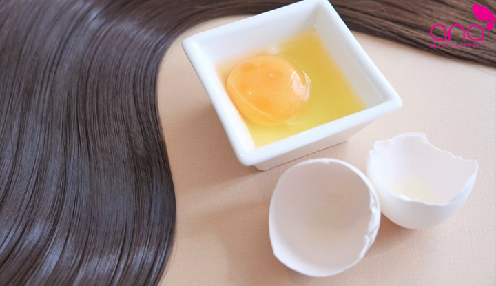 Protein và biotin hỗ trợ củng cố sợi tóc yếu (Nguồn: Internet)