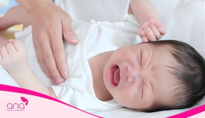 luu-y-khong-thuc-hien-massage-khi-be-dang-khoc