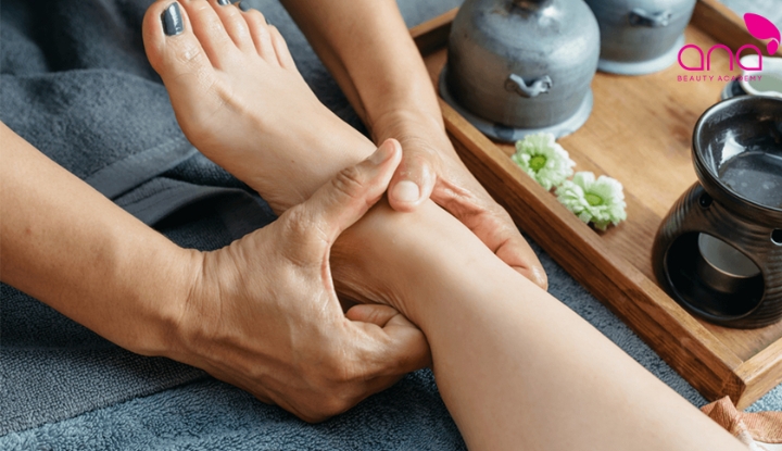 Massage chân thư giãn
