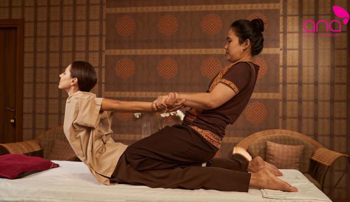 Kỹ thuật massage Thái