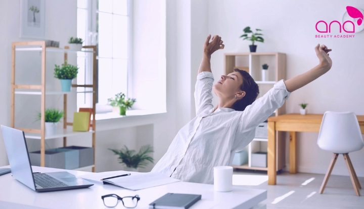 Nghỉ ngơi đúng cách giảm đau cổ