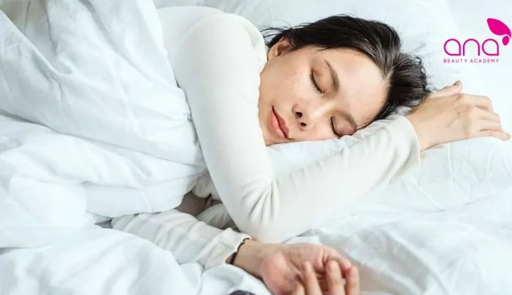 Tư thế ngủ ảnh hưởng thế nào đến đau cổ vai gáy?