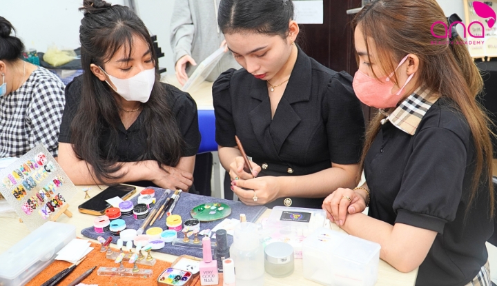 Học nghề nail bài bản tại ANA Beauty Academy