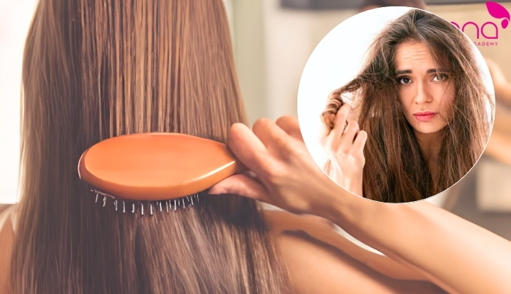 Chải tóc khi còn khô giúp gỡ rối nhẹ nhàng