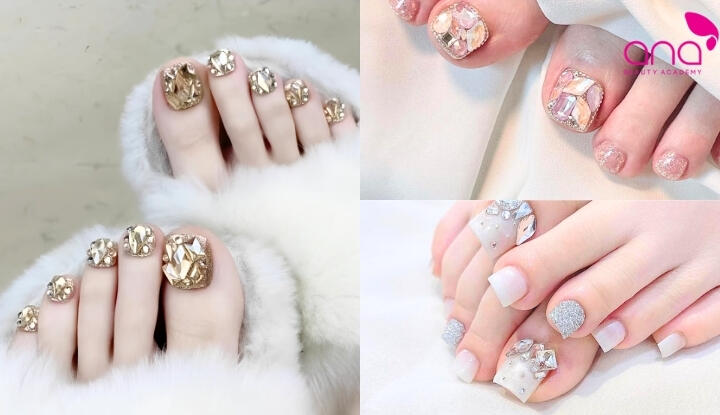 Mẫu nail chân đính đá sang chảnh