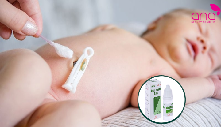Nước muối sinh lý để vệ sinh rốn cho trẻ sơ sinh 