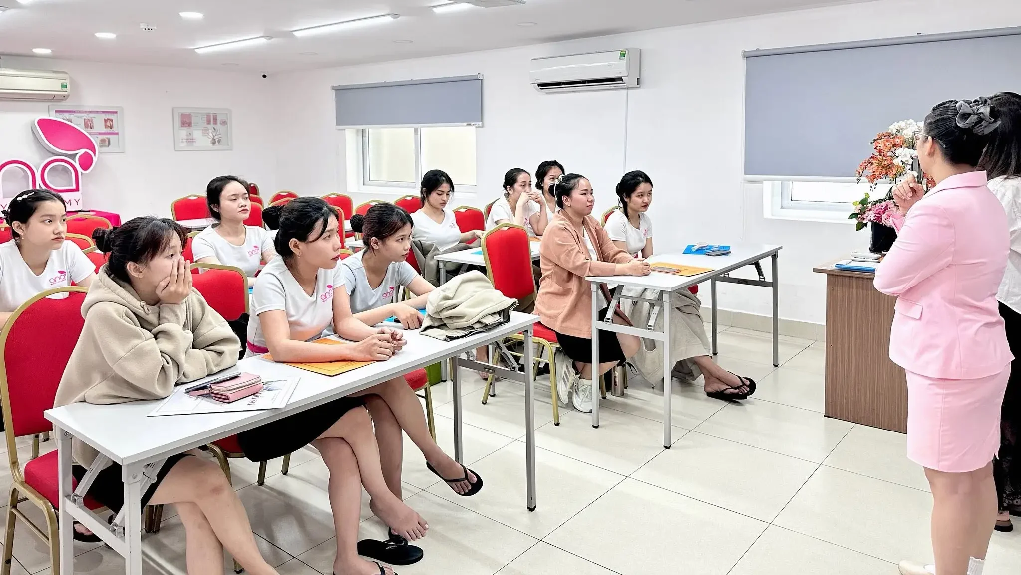 Phòng học lý thuyết ANA Beauty Academy
