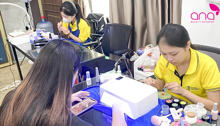 Tham khảo địa chỉ học nail ở đâu (Nguồn: Internet)