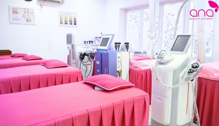 Thiết bị, giường massage và nội thất quyết định trải nghiệm khách hàng